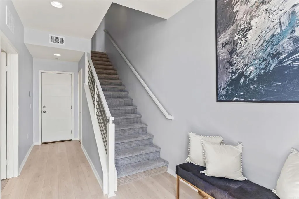 1573 Vista Del Mar Way Unit 4