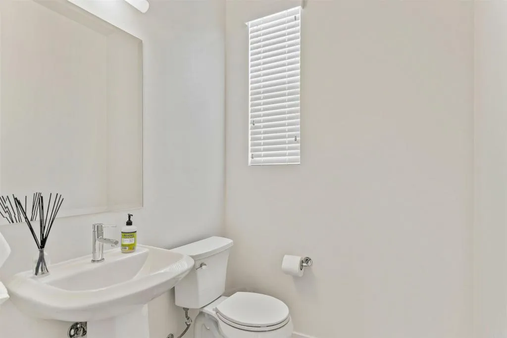 1573 Vista Del Mar Way Unit 4