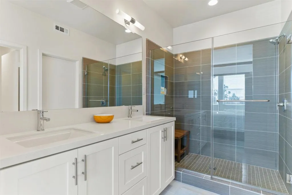 1573 Vista Del Mar Way Unit 4