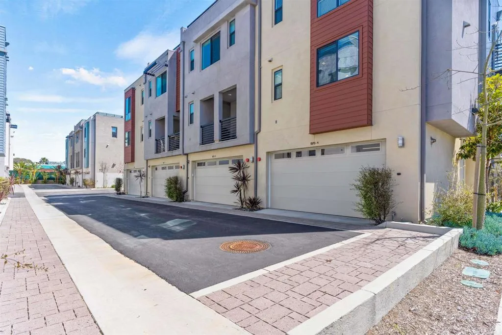 1573 Vista Del Mar Way Unit 4