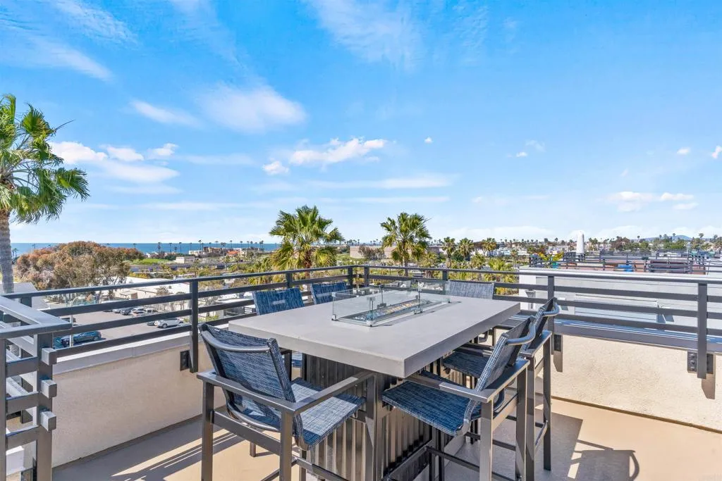 1573 Vista Del Mar Way Unit 4