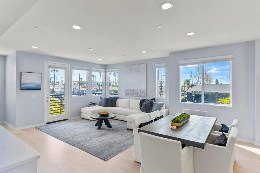 1573 Vista Del Mar Way Unit 4