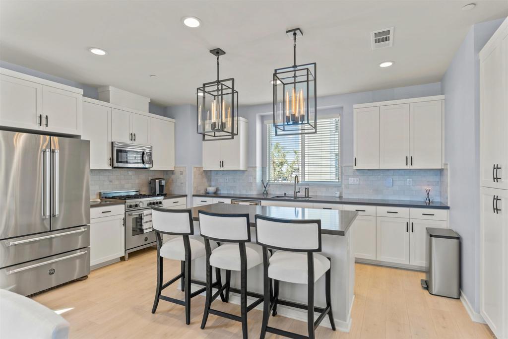 1573 Vista Del Mar Way 4