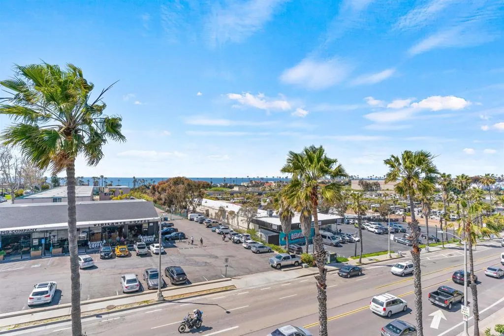 1573 Vista Del Mar Way Unit 4