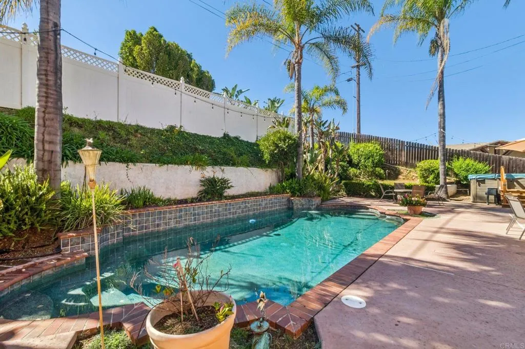 29950 Robbie Ln