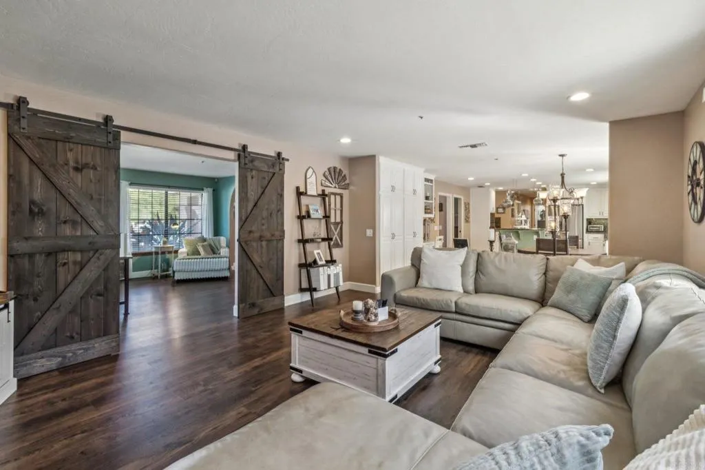 29950 Robbie Ln