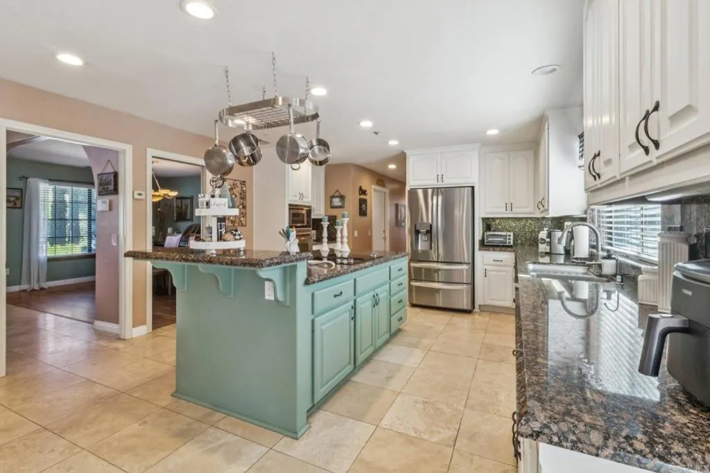 29950 Robbie Ln