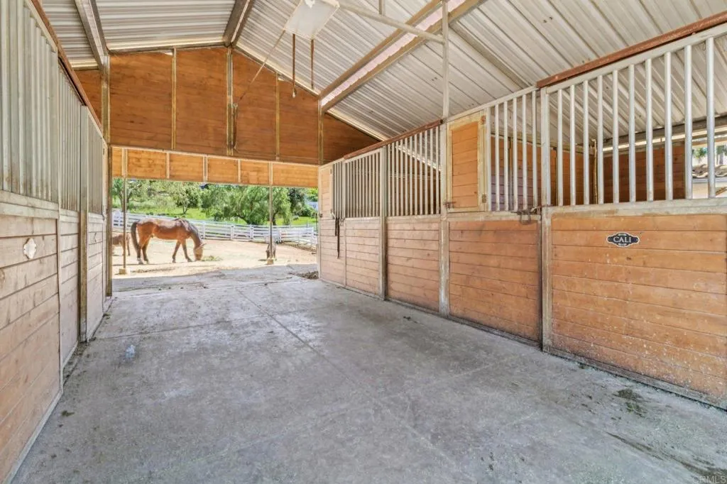 29950 Robbie Ln