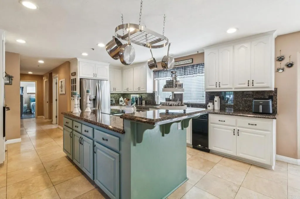 29950 Robbie Ln