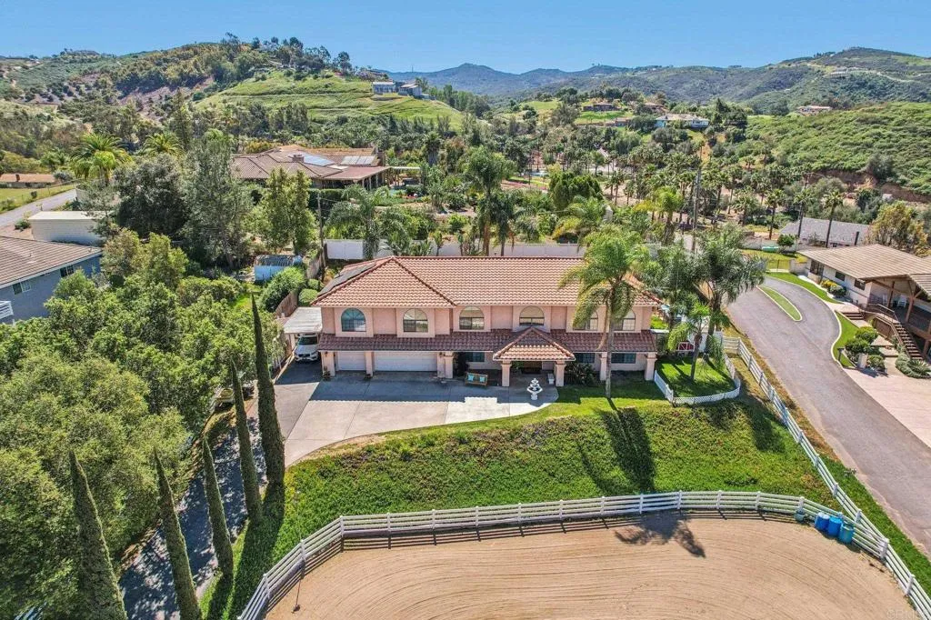 29950 Robbie Ln