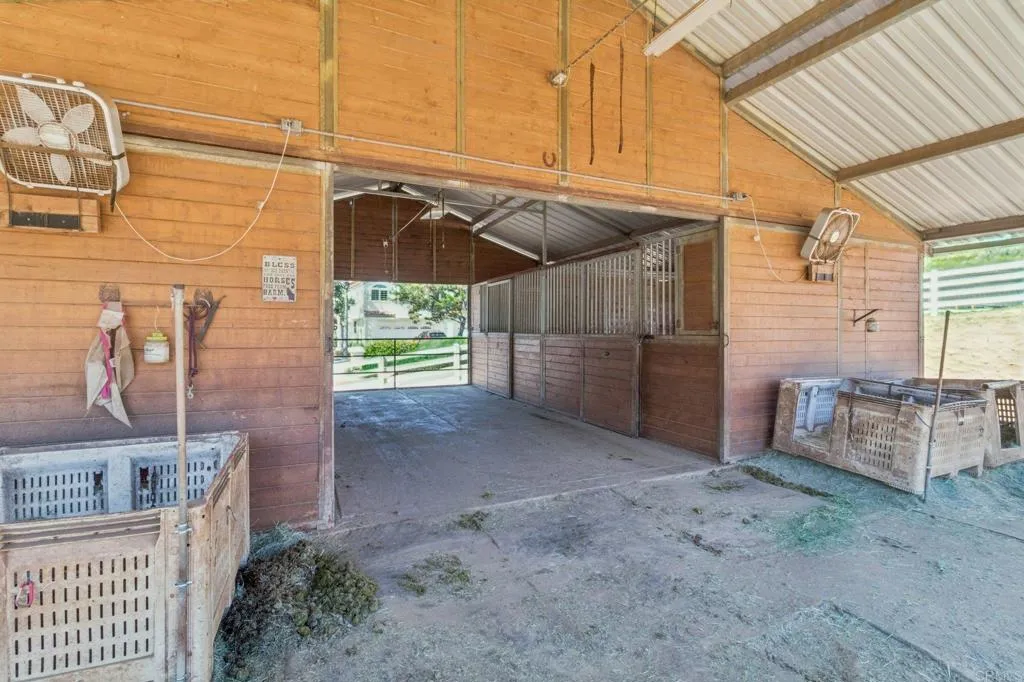 29950 Robbie Ln