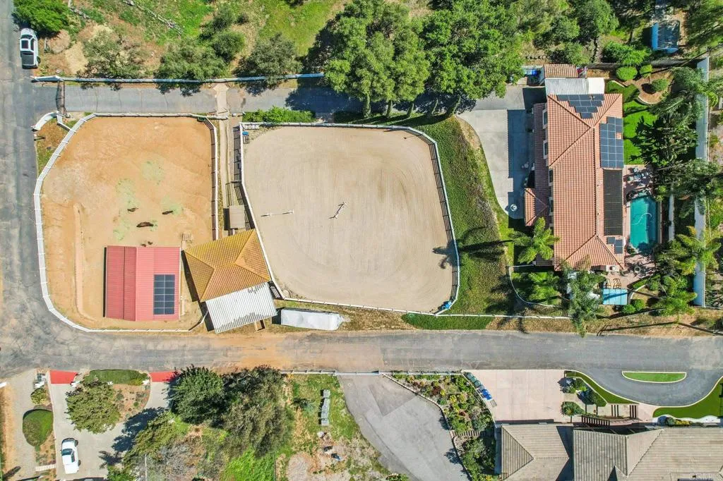 29950 Robbie Ln