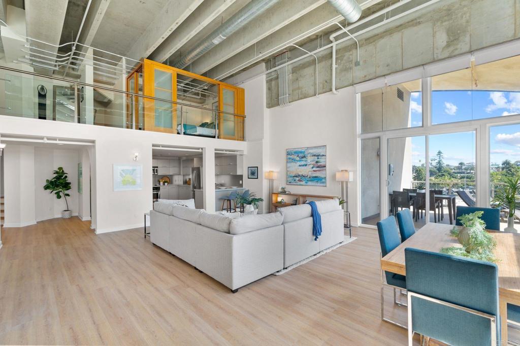 550 Seagaze Drive 29