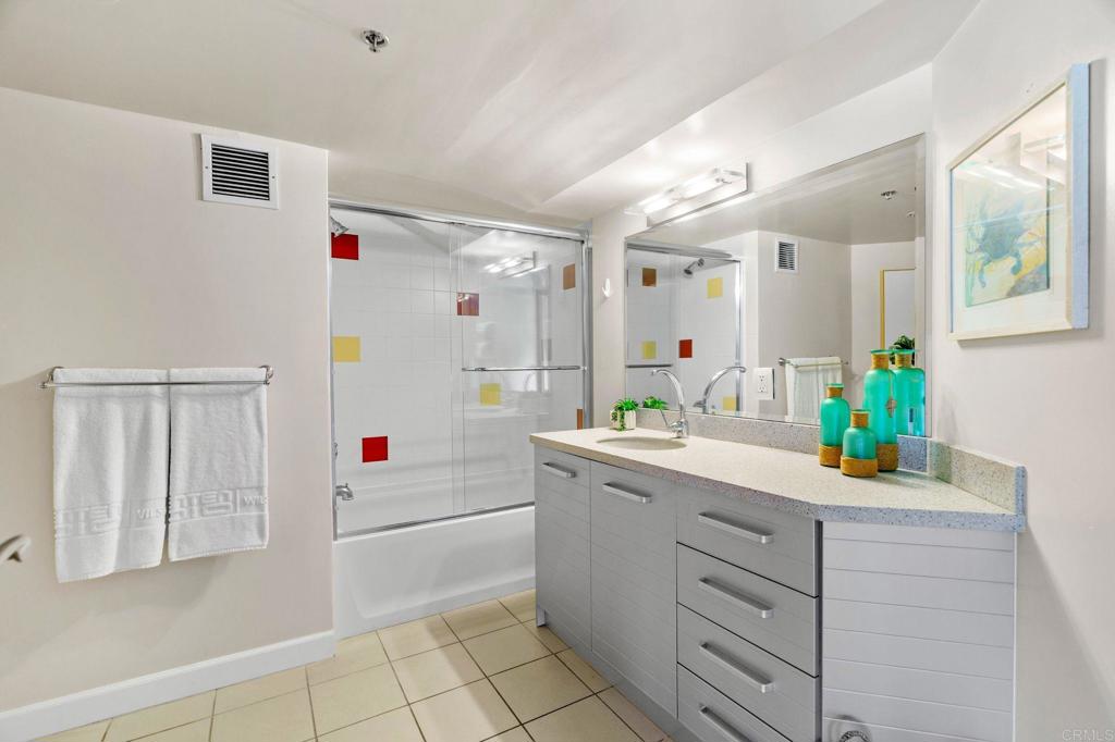 550 Seagaze Drive 29