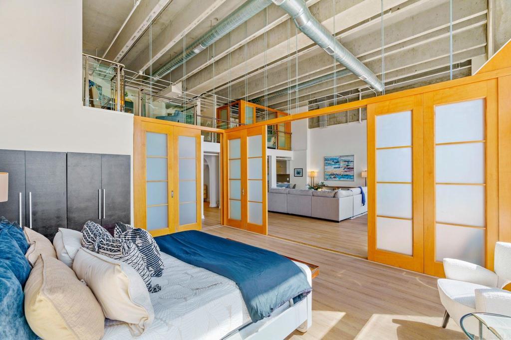 550 Seagaze Drive 29