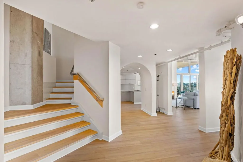 550 Seagaze Drive Unit 29