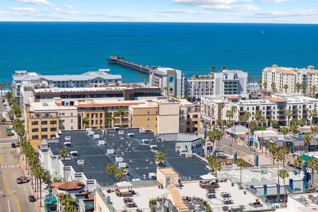 550 Seagaze Drive 29