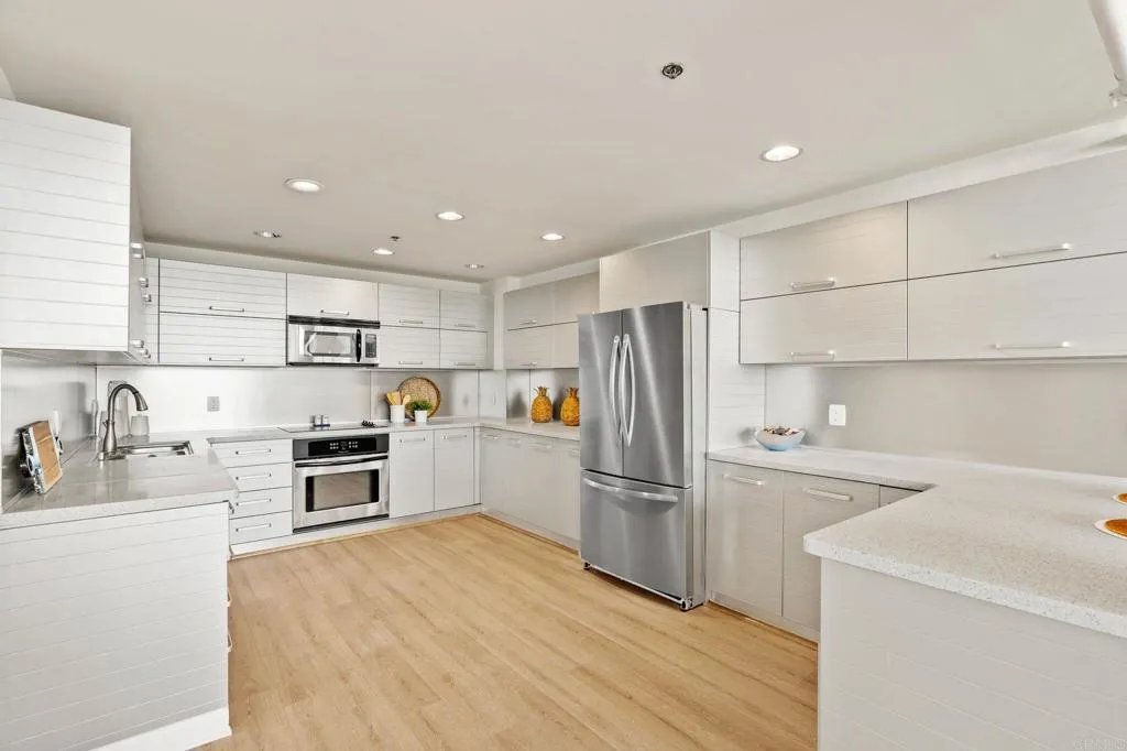 550 Seagaze Drive Unit 29