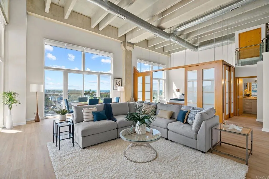 550 Seagaze Drive Unit 29