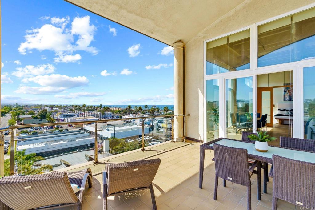 550 Seagaze Drive 29