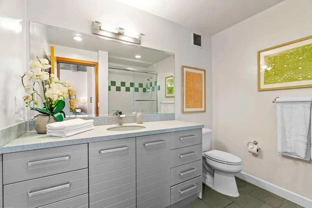 550 Seagaze Drive Unit 29