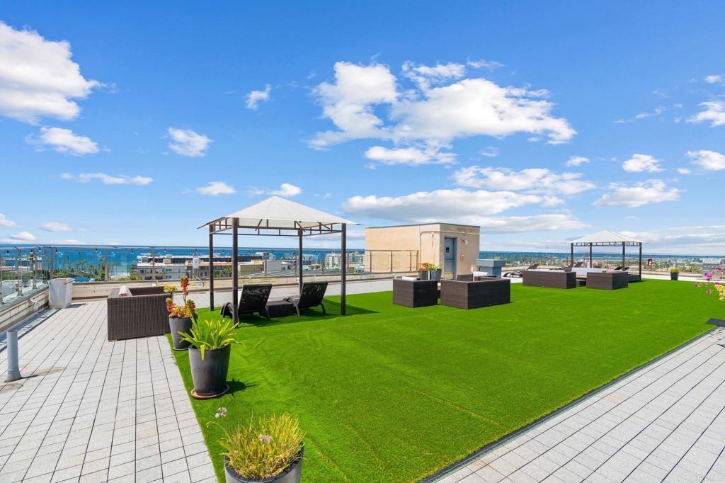 550 Seagaze Drive 19