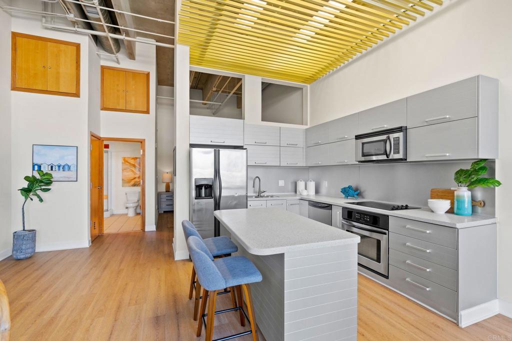 550 Seagaze Drive 19