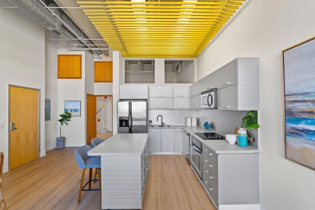 550 Seagaze Drive 19