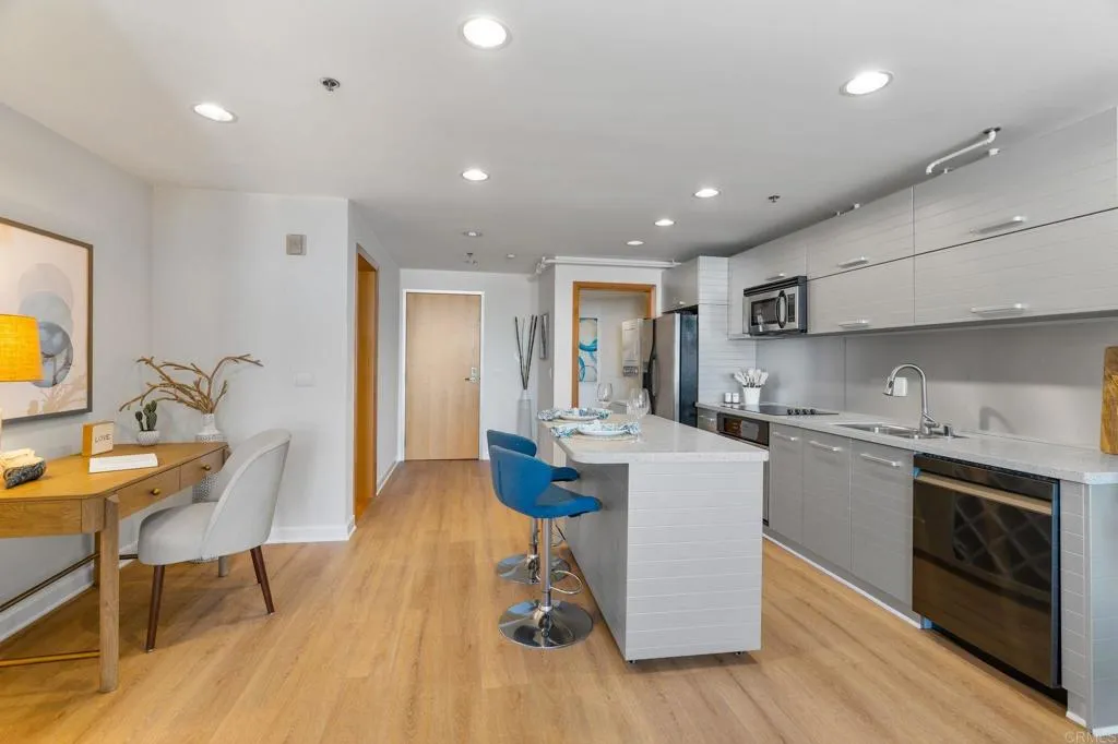 550 Seagaze Drive Unit 26