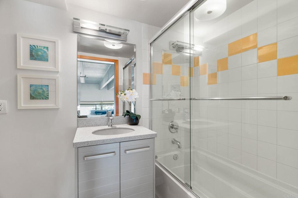 550 Seagaze Drive 26