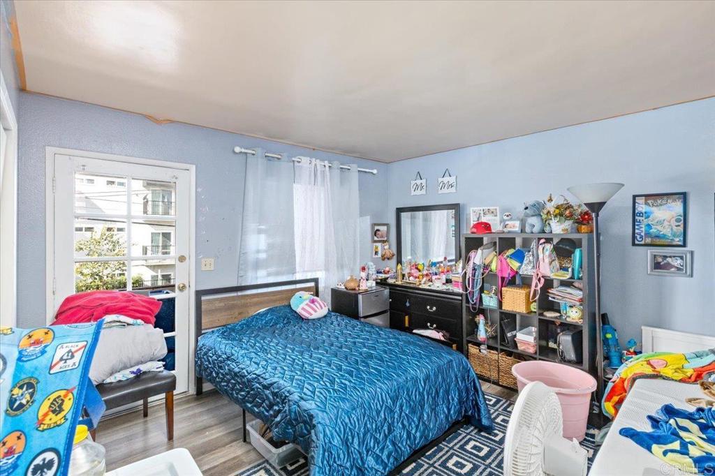 3379 Roosevelt St. Street