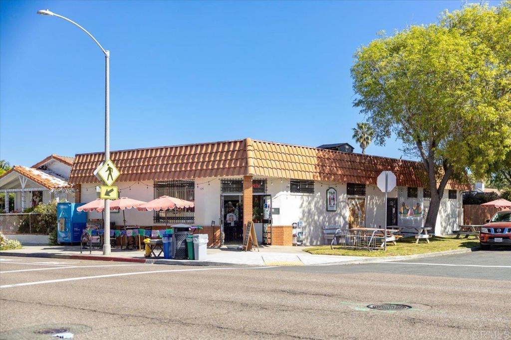 3379 Roosevelt St. Street