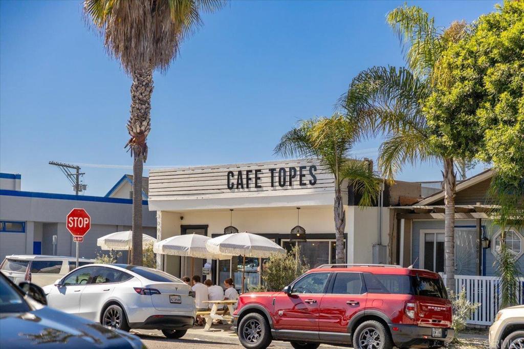 3379 Roosevelt St. Street