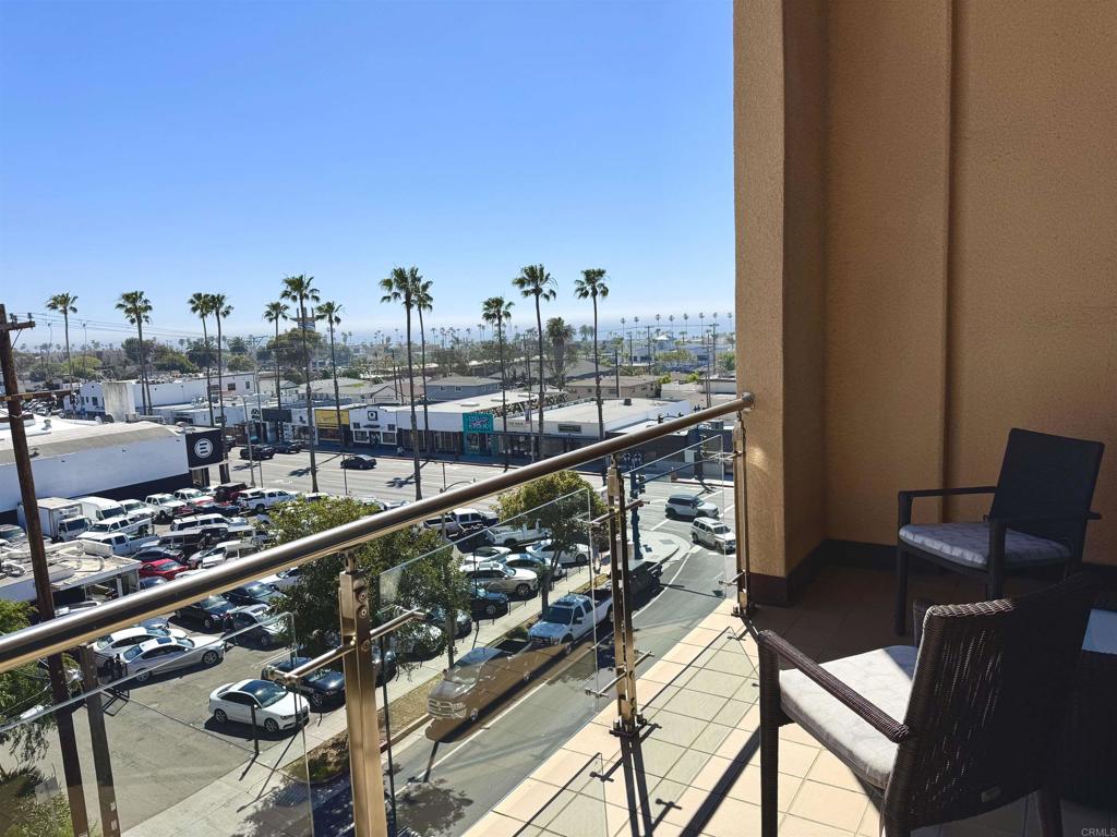 550 Seagaze Drive 23