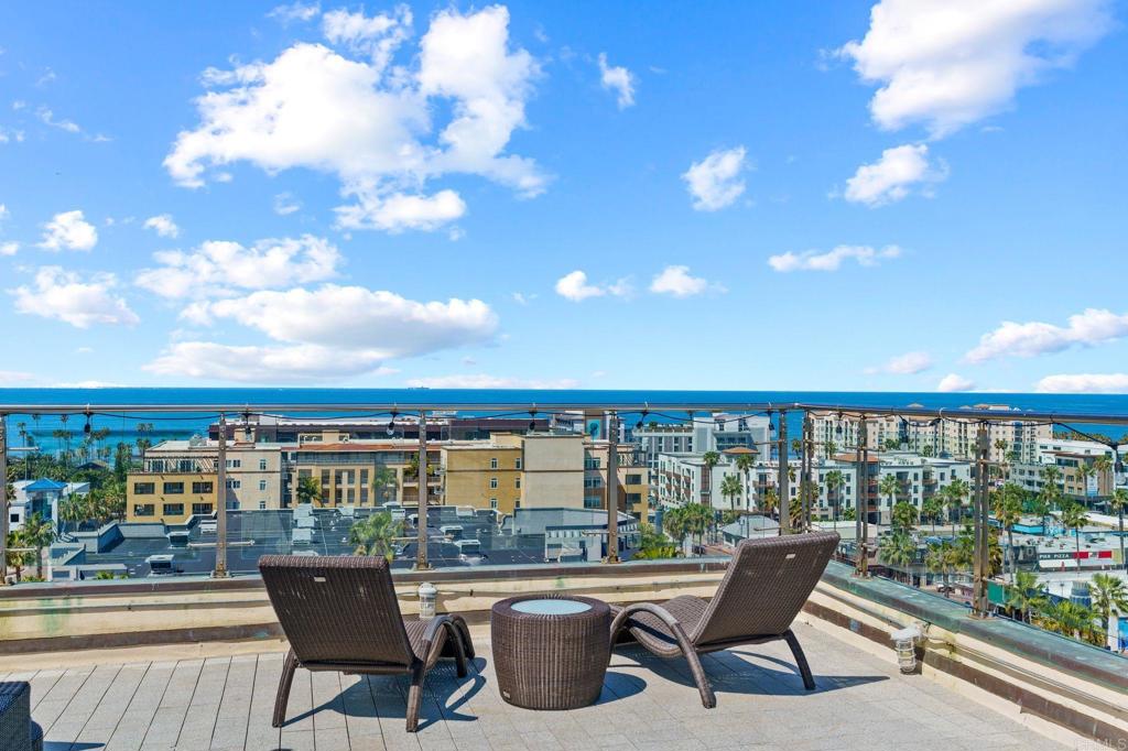 550 Seagaze Drive 23