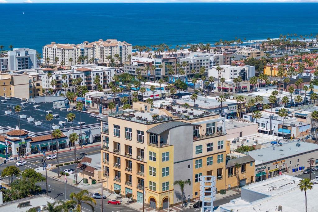 550 Seagaze Drive 23