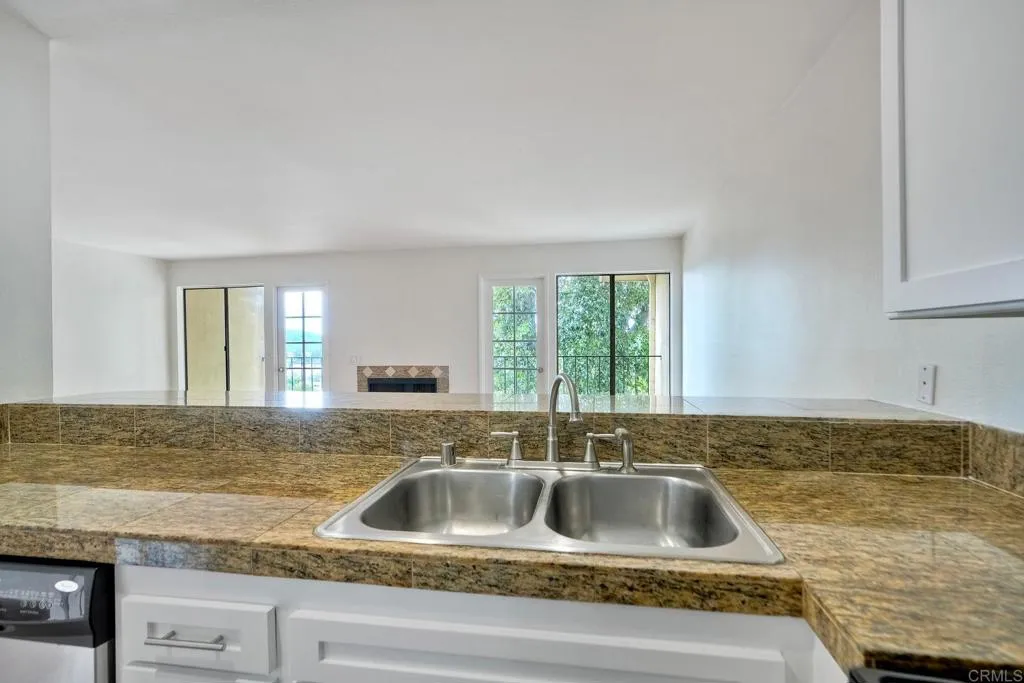 2251 Altisma Way Unit 202