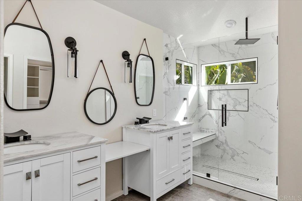 4976 Bella Collina Street