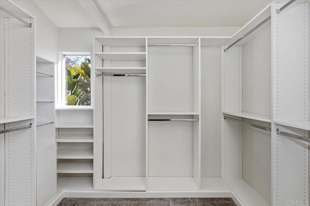 4976 Bella Collina Street