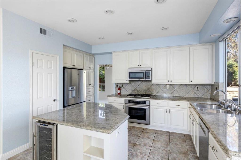 4976 Bella Collina Street