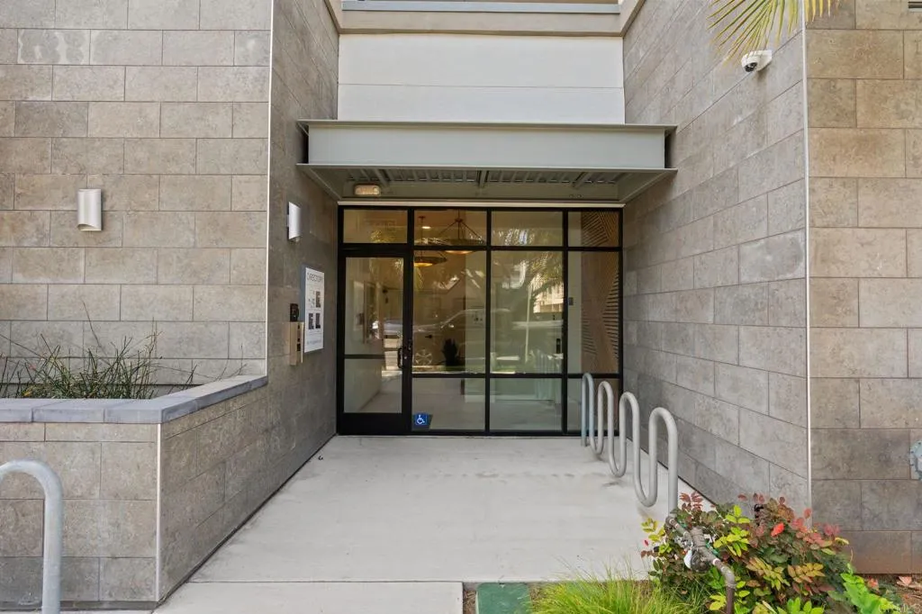 784 Grand Avenue
