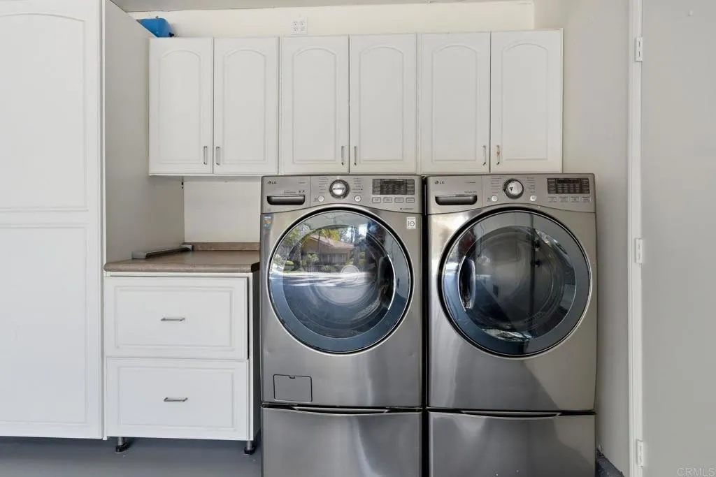 630 Poinsettia Park North