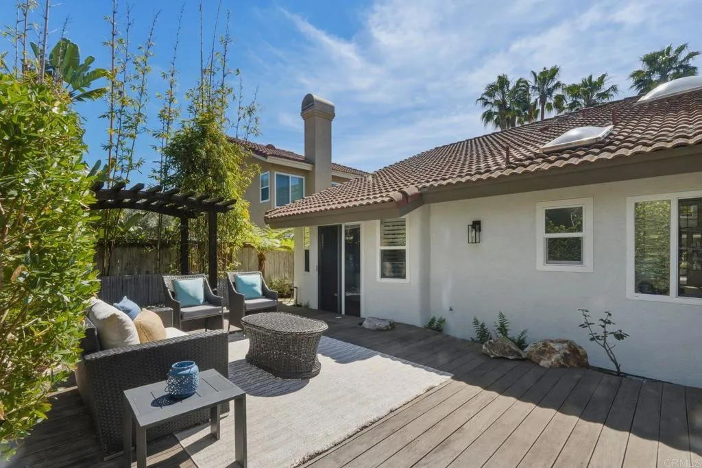 630 Poinsettia Park North