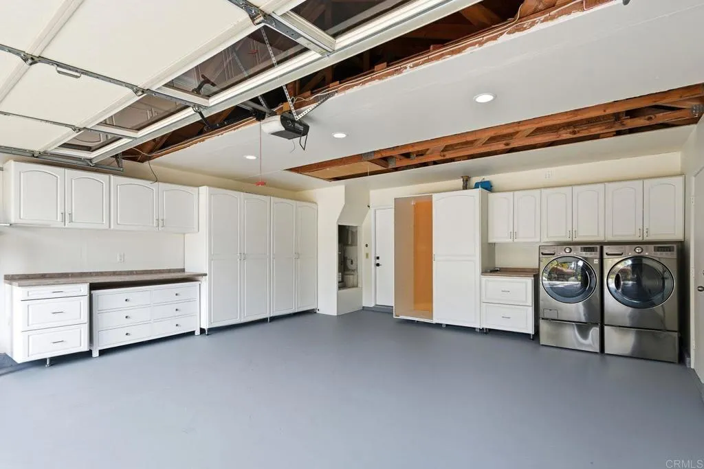 630 Poinsettia Park North