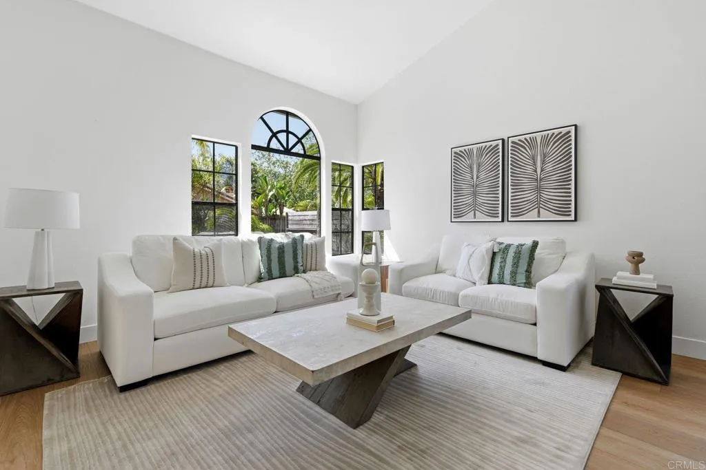630 Poinsettia Park North