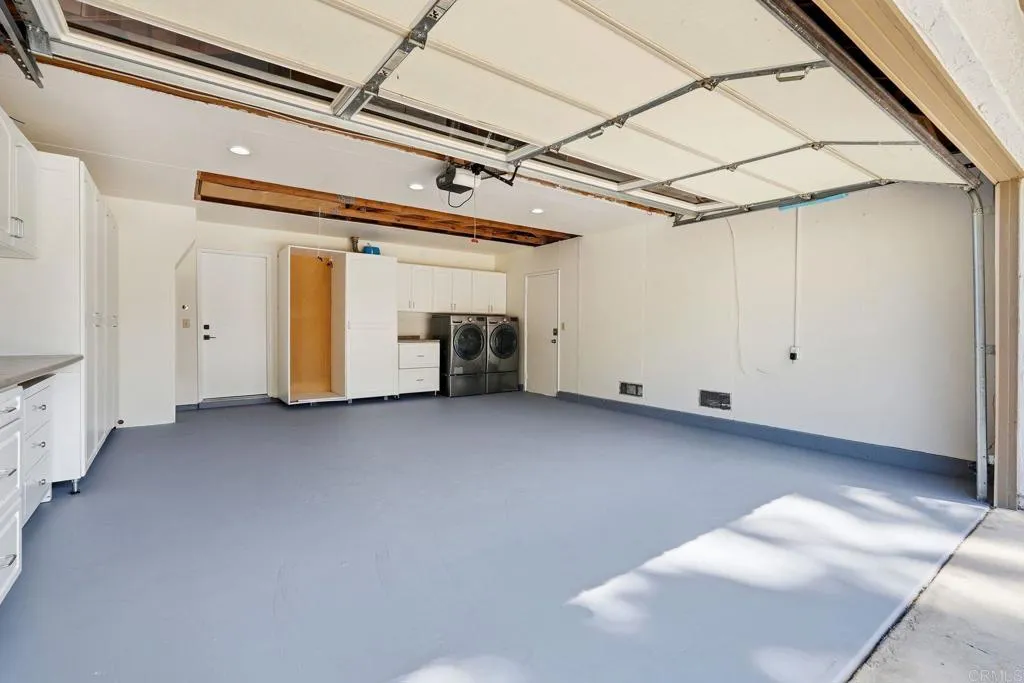 630 Poinsettia Park North