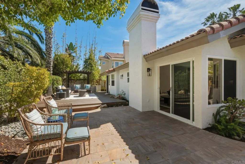 630 Poinsettia Park North