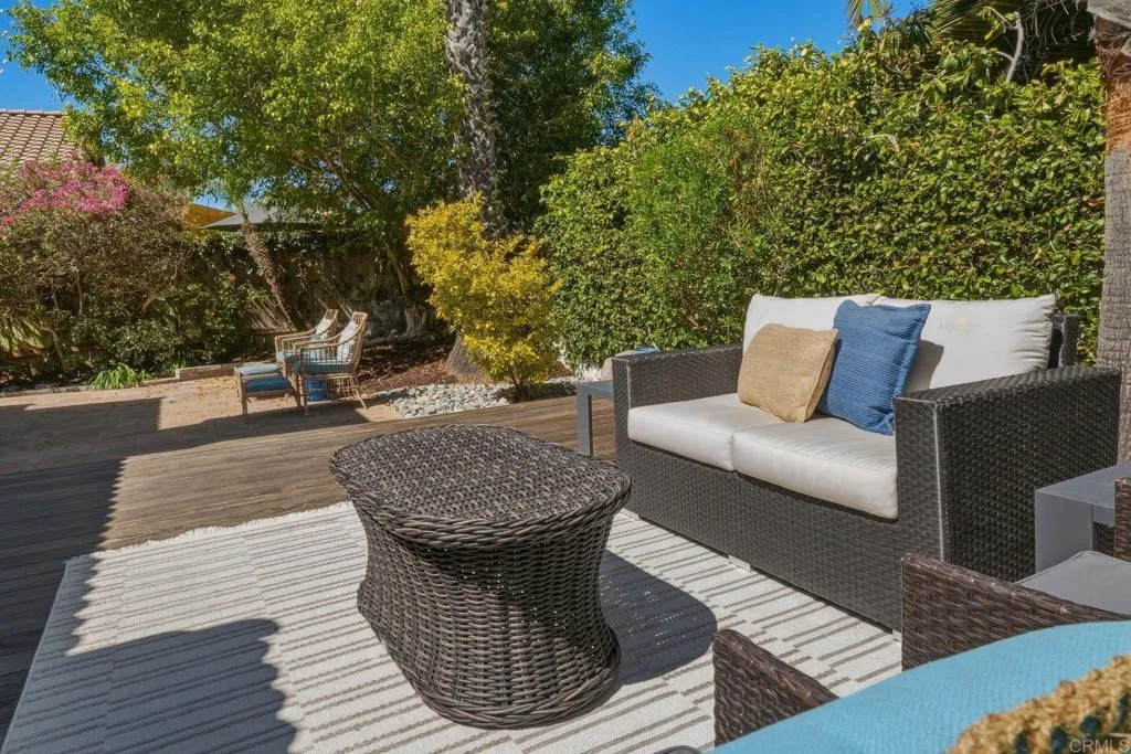 630 Poinsettia Park North