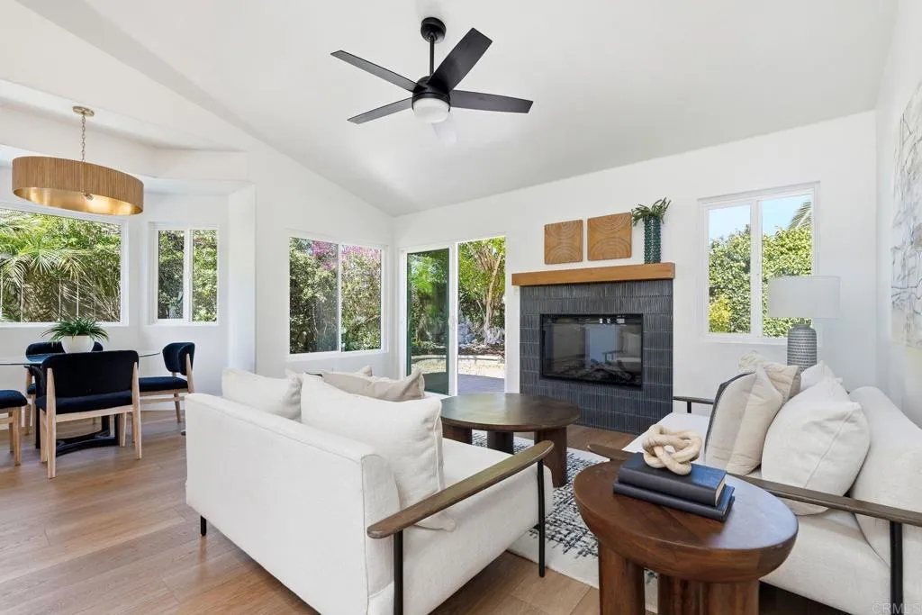 630 Poinsettia Park North