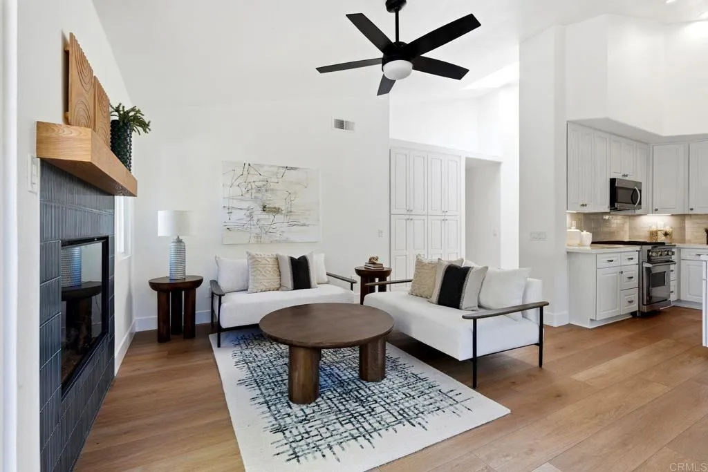 630 Poinsettia Park North